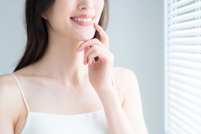 自然な美しさと快適さを両立した極限審美セラミック治療