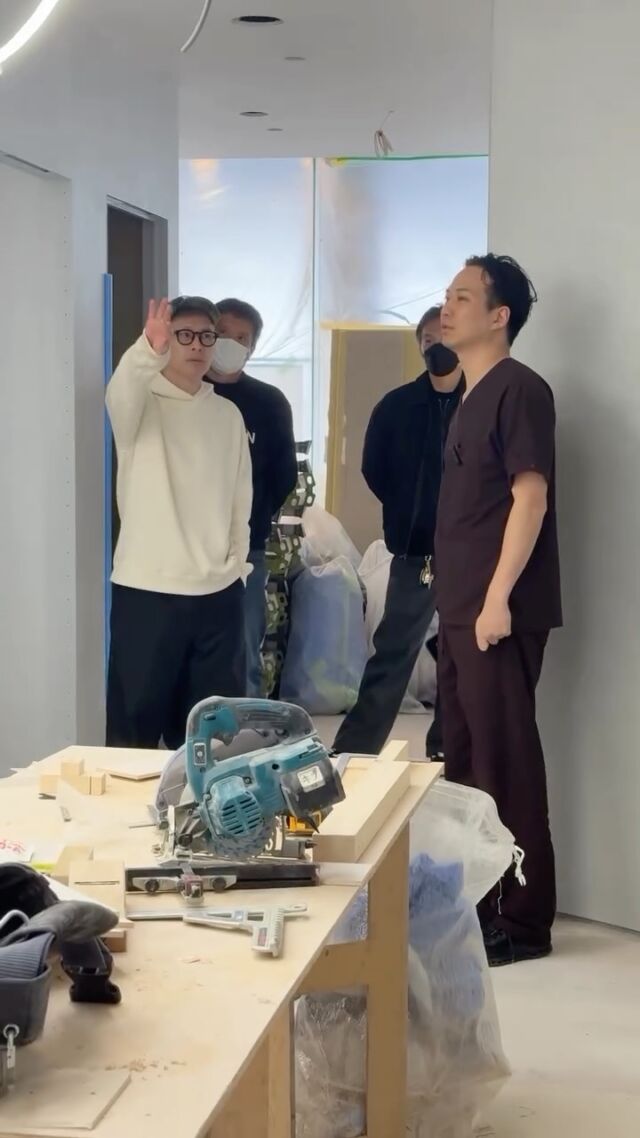新クリニック立ち上げプロジェクト Part.6
こんにちは、LOTUS DENTAL CLINICです。
当院は2026年2月末、分院を開院予定です。
本動画では、新クリニックが完成するまでの軌跡を、
理事長 矢野が打ち合わせや建築の様子とともにご紹介いたします。

📍 アクセス
TEL.03-6420-3243
〒141-0031 東京都品川区西五反田3-12-14 1F
🚶‍♀️ 不動前駅 徒歩2分／目黒駅 徒歩10分
🚗 首都高環状線「五反田出口」すぐそば